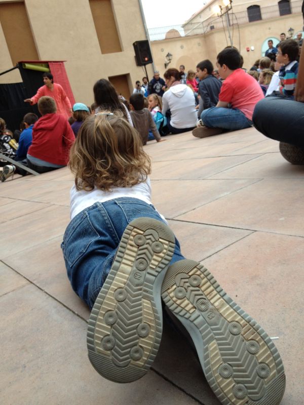 O viendo títeres por primera vez.